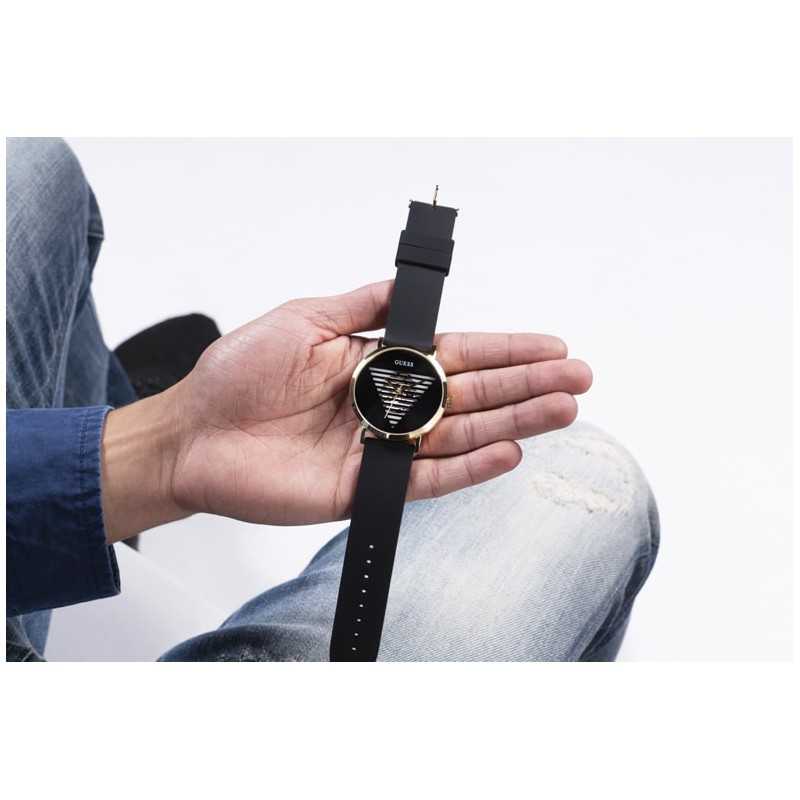 Reloj Guess hombre Imprint W1161G1 negro silicona detalle triángulo logo  esfera