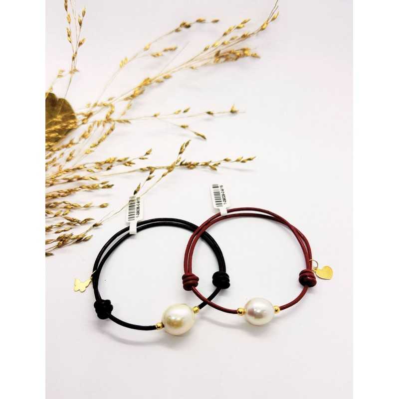 PULSERA CUERO MARRÓN , PERLA Y MARIPOSA DE ORO DE 18KT